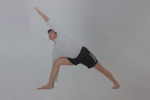 印度瑜伽纖腰瑜伽—三角側伸展式