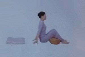 更年期瑜伽—瑜伽枕輔助放松束角