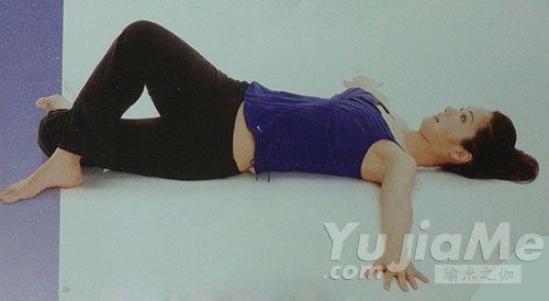 側(cè)身仰臥起坐-高效塑腰減肥瑜伽1