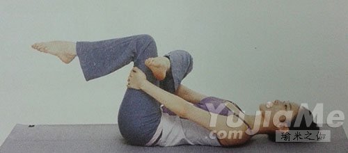 看著電視翹美臀3