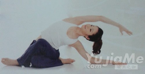 側(cè)伸展進(jìn)階動(dòng)作
