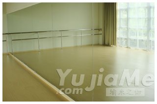 鉑凌瑜伽舞蹈學(xué)院