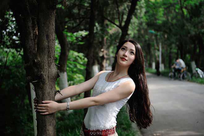 消除雙下巴和臉頰下垂的臉部瑜伽