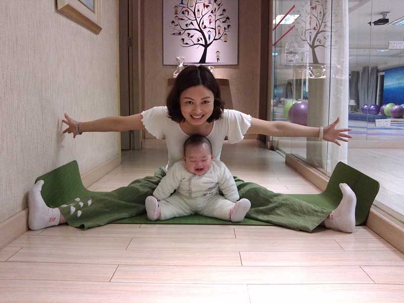 辣媽產(chǎn)后瘦身瑜伽 美照羨煞旁人